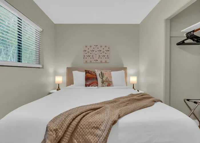 Holiday home The Hidden Gem-5 Mins To U Of A With Hot Tub Tucson