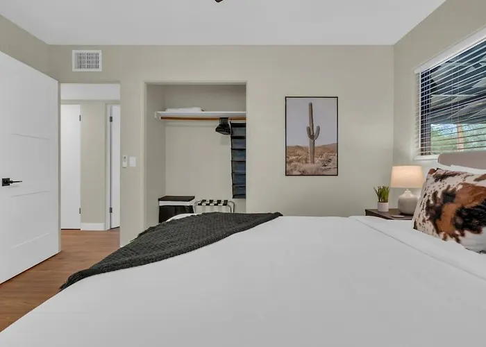 The Hidden Gem-5 Mins To U Of A With Hot Tub * Tucson