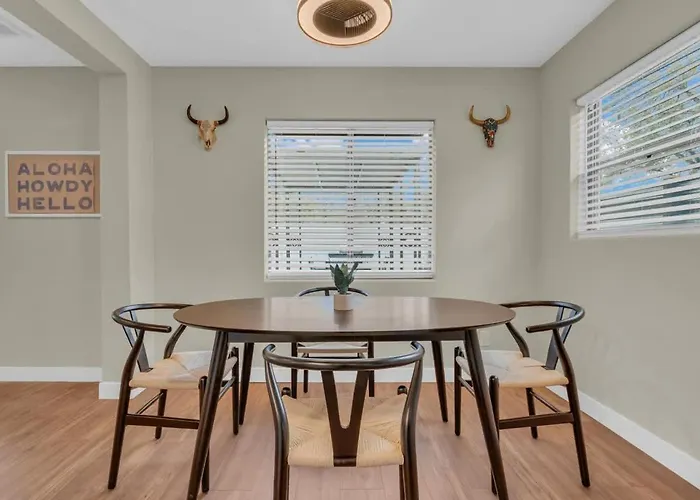 The Hidden Gem-5 Mins To U Of A With Hot Tub * Tucson