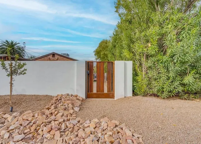 The Hidden Gem-5 Mins To U Of A With Hot Tub * Tucson